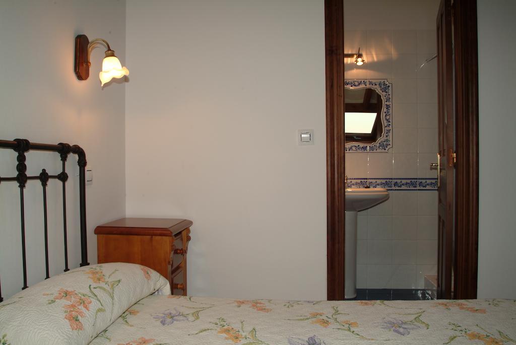 Hospedaje El Somante (Adults Only) San Vicente De La Barquera Chambre photo
